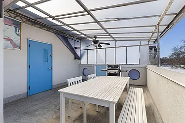 Sold by Thomas Lipovetsky, LREB