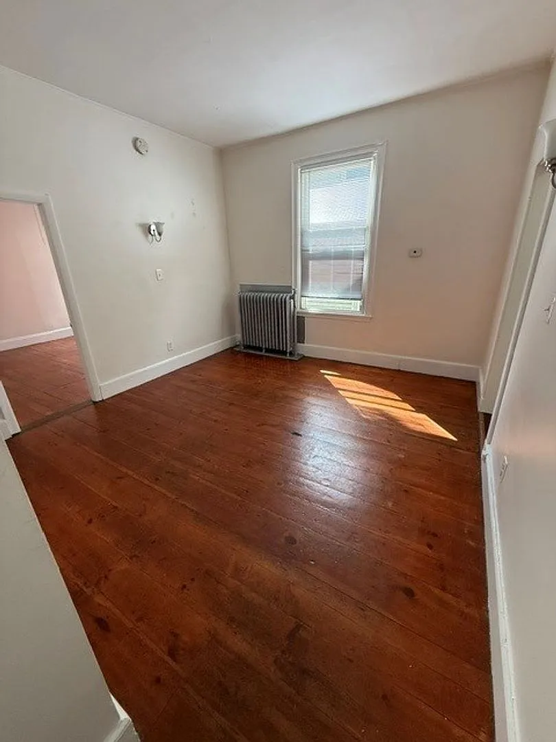 265 Spring St (CAM Realty) — Photo 3