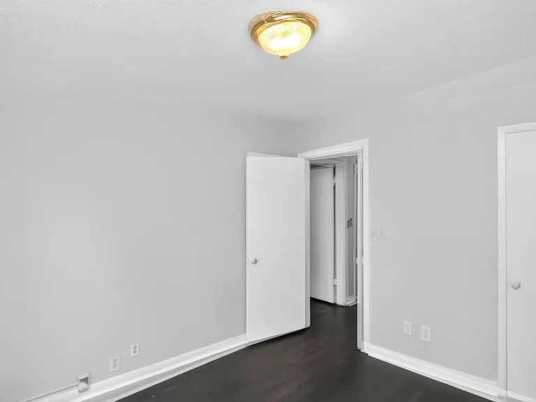 2423 Underwood St — Photo 21