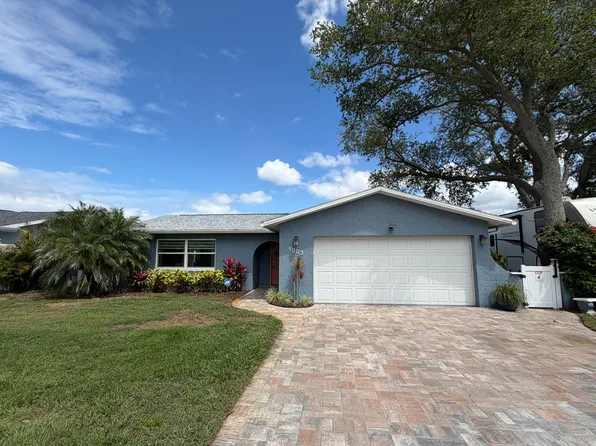 9003 127th St, Seminole, FL 33776