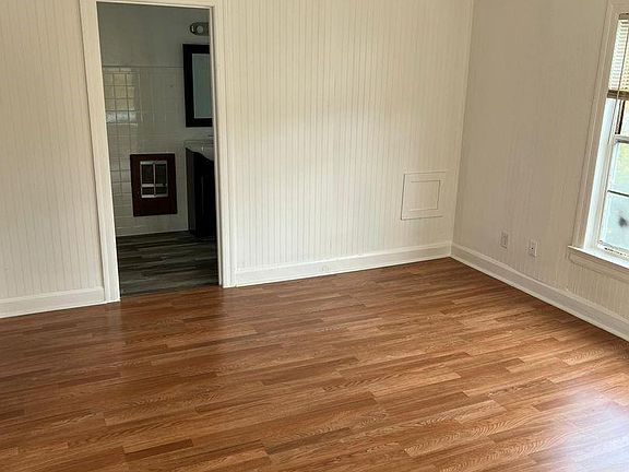 3rd image of 4019 Procter St