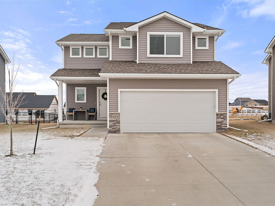 1st image of 1601 NW Driftwood Dr