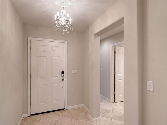 4th image of 423 Eagle Crest Court