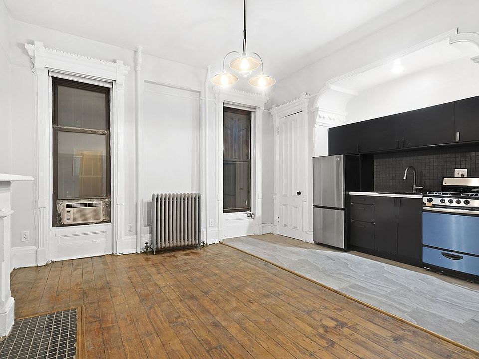 2nd image of 232 Macon St APT 1