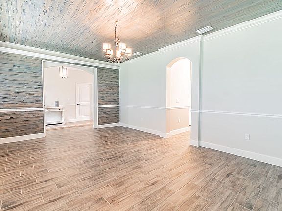 5th image of 1356 SW Sultan Dr