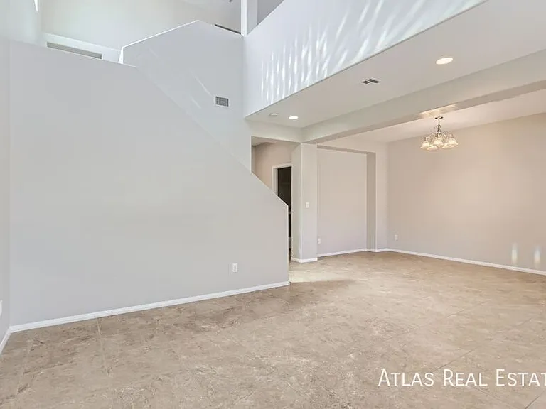 1009 Barron Creek Ave — Photo 3