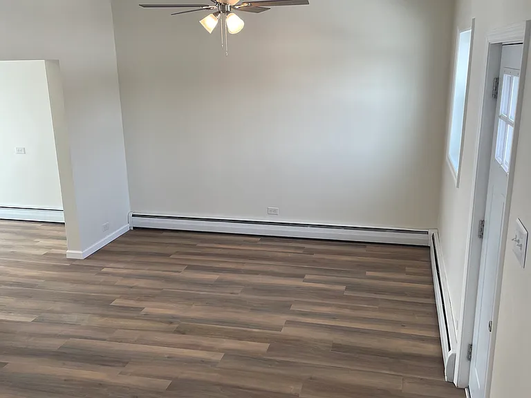128 Main St — Photo 5