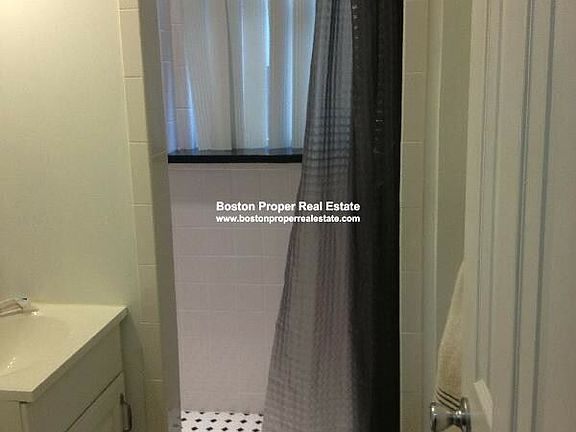 26 Hemenway St. #7 Boston - Fenway Unit Photo 4 (1)