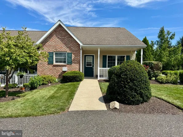 17 Luwig Ln, Pottstown, PA 19464
