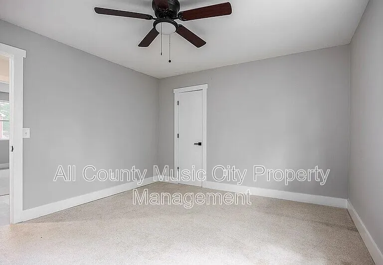 1907 S Lyle Ln — Photo 13
