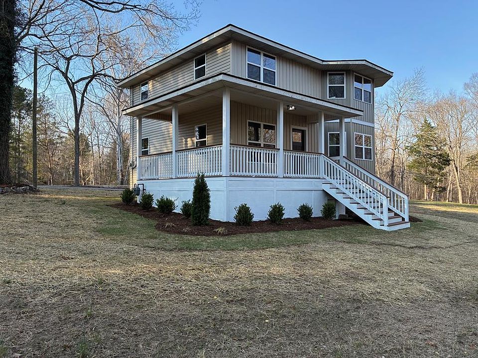 1st image of 220 Bluff Rd