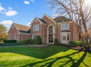 4 Todd Ct, Fairfield, NJ 07004