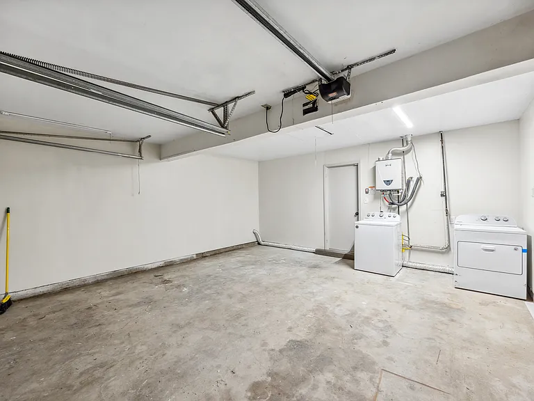 232 Hallmark Dr W — Photo 14