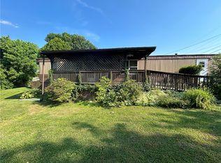 6 Justice Ln, Masontown, PA 15461