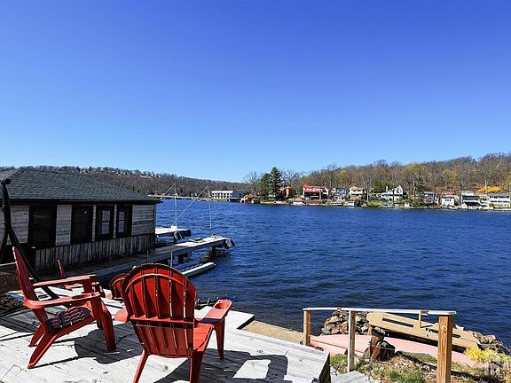 3rd image of 373 Lakeside Blvd