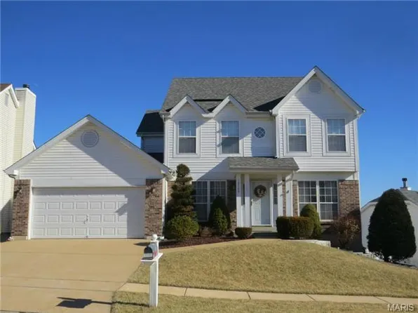 13569 Becker Place Dr, Saint Louis, MO 63128