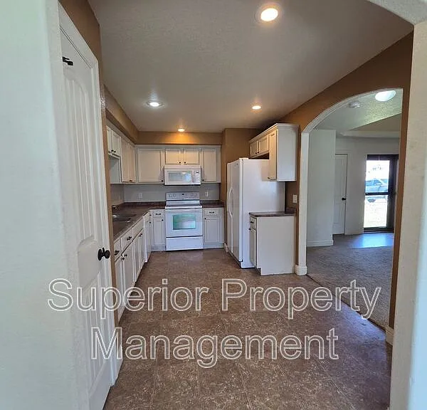 3921 Gunsmoke Rd — Photo 9