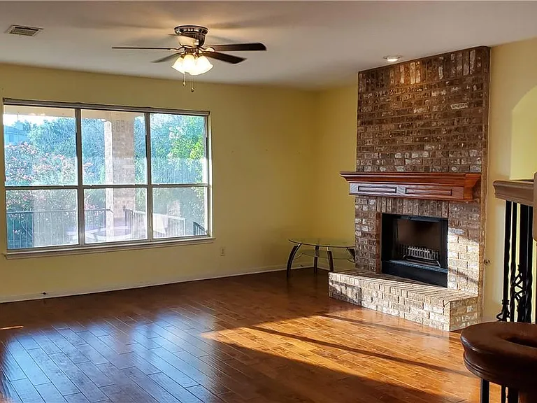 9421 Lisi Anne Dr — Photo 3