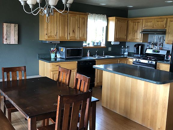 5th image of 727 Lupine Dr