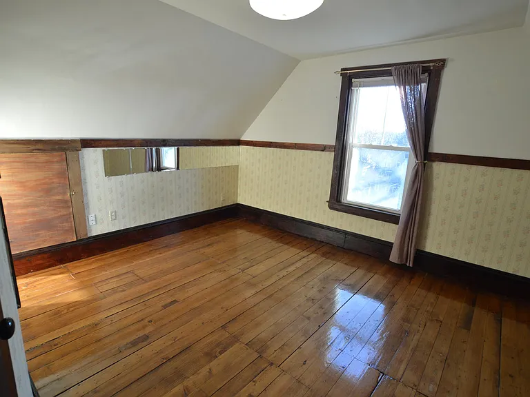 84 Crescent Ave — Photo 16
