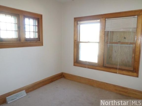 5th image of 2926 Newton Ave N