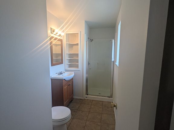 3rd image of 2608 Haines St