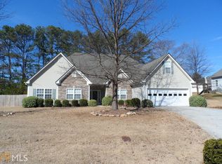 355 Henderson Lake Dr, Loganville, GA