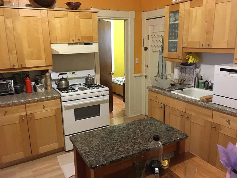 175 Nicoll St #1 — Photo 5
