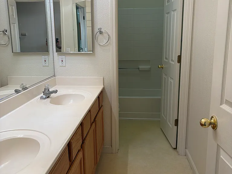2909 Ashbrook Ct — Photo 6