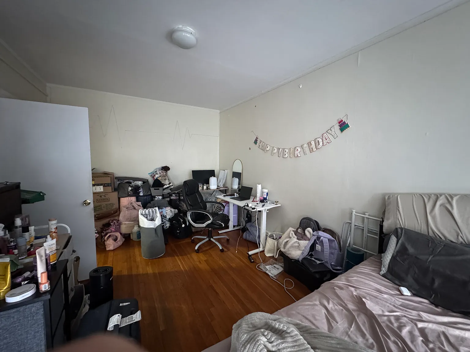 3 bed, 9999 sqft, $2,275 — Photo 3