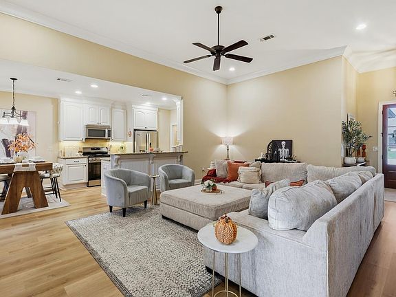 3rd image of 304 Ridge Pointe Dr #1