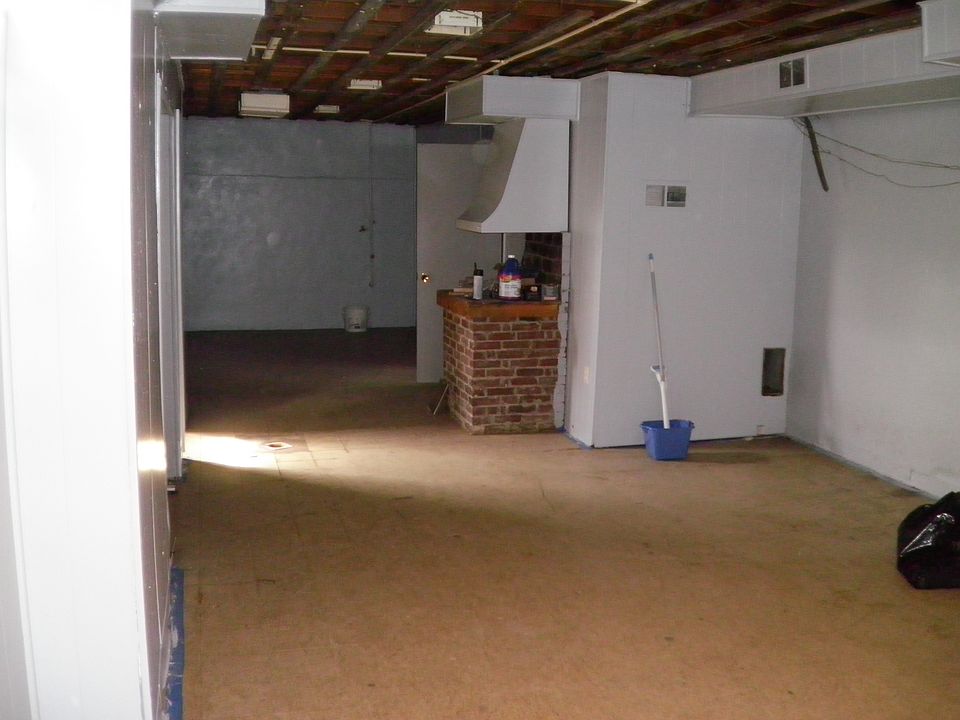 2nd image of 2209 Chippewa St