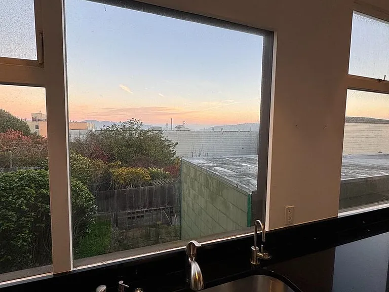 565 29th Ave — Photo 9