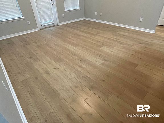 3rd image of 138 Cypress Ln