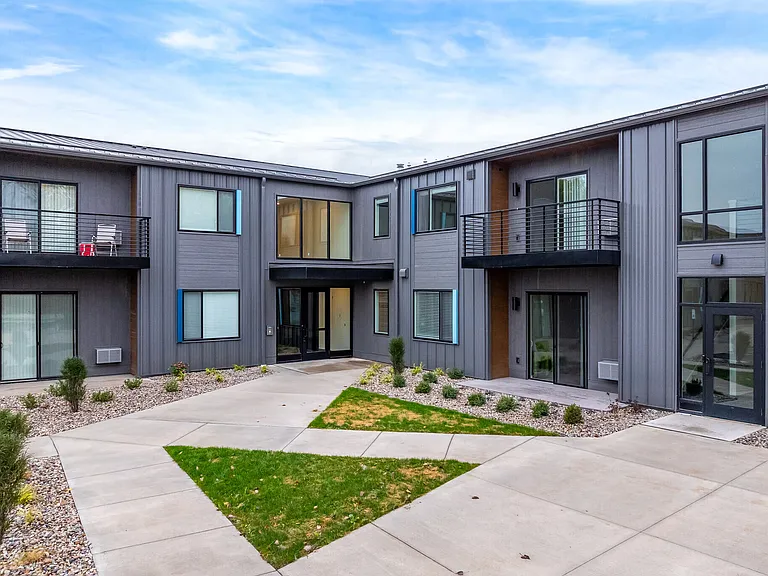 Boatworks Flats — Photo 8