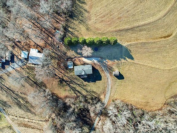 4th image of 150 Pasture Trl