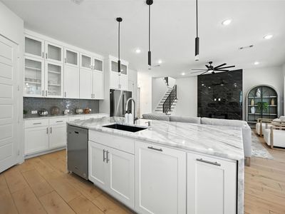 1338 E Kiest Blvd, Dallas, TX, 75216