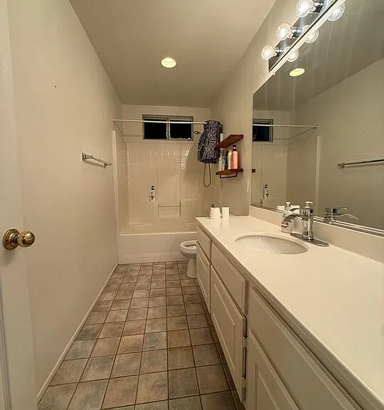 719 W Avenue Q10 — Photo 18