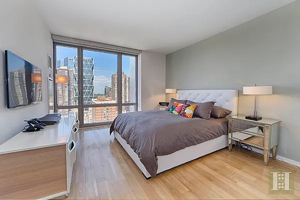 Rented by Halstead Real Estate | media 30