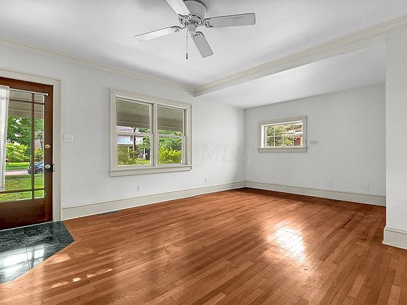 5th image of 324 Summit St