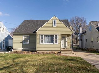 1933 W 6th St, Waterloo, IA 50702