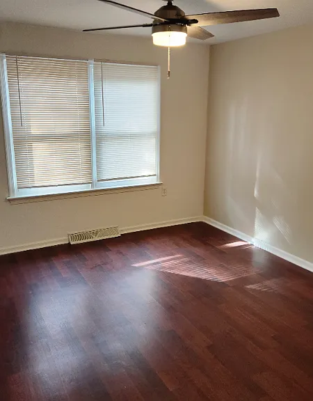 409 Park Ave — Photo 14