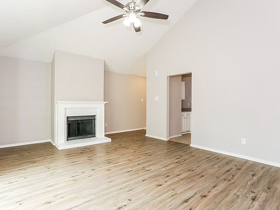 3rd image of 605 Cox St
