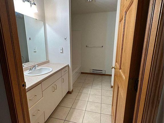 3rd image of 107 Campbell Ct