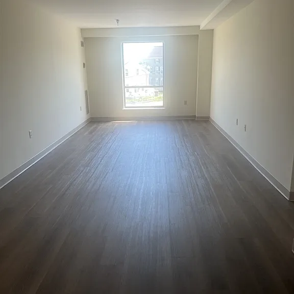 750 Davol St #221 — Photo 12