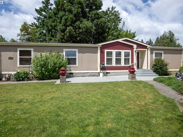 21949 Erica Dr NE, Aurora, OR 97002