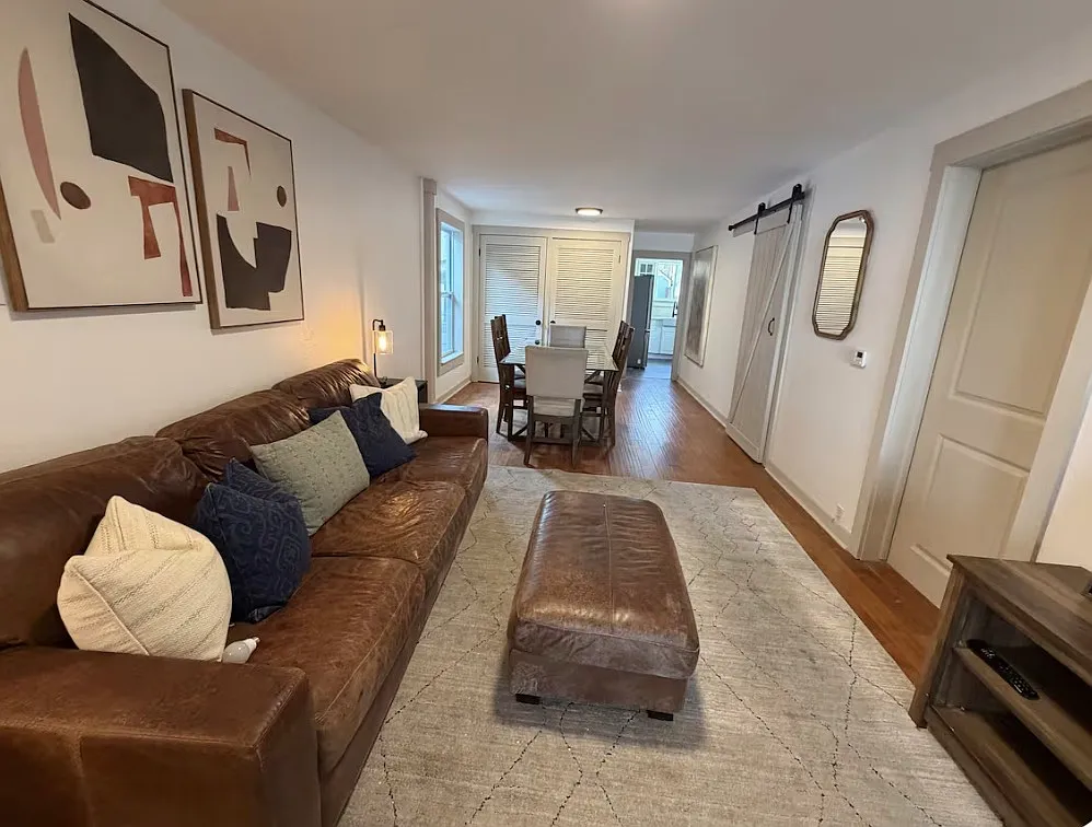 2 bed, 758 sqft, $2,600 — Photo 3