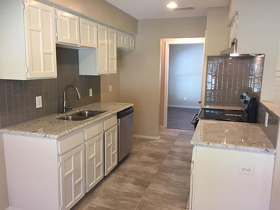 5th image of 5001 Darrow Ln