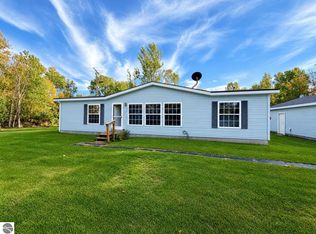 1568 E Hull Rd, Hope, MI 48628