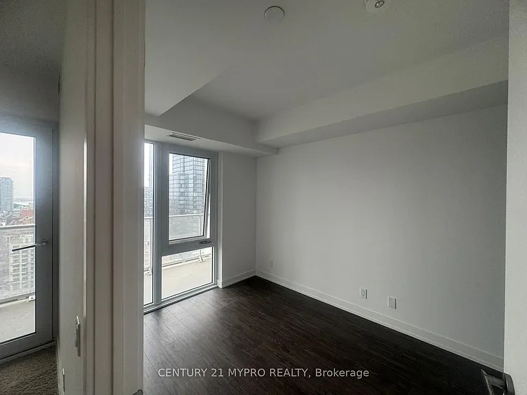 88 Queen St E #2105 — Photo 8